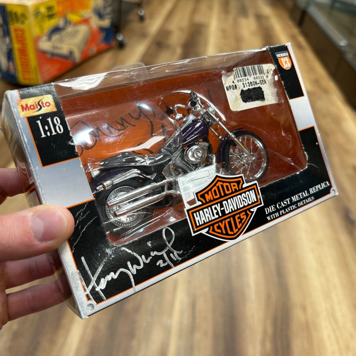 Harley Davidson Model Series 13 2002 FXSTD Deuce 1/18 Scale Signed Henry Winkler